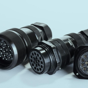 Okrągłe Złącza Głośnikowe i Oświetleniowe